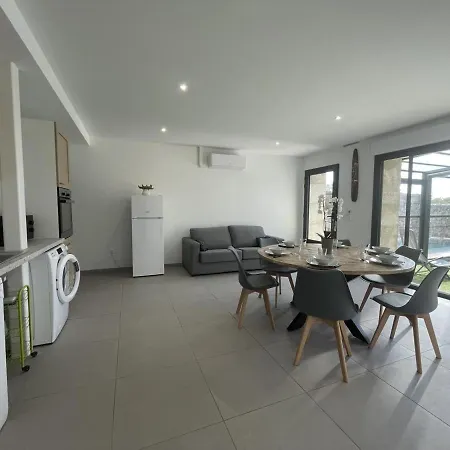 Renove Avec Piscine Couverte Chauffee, Spa, Climatisation Et Equipements Pmr A - Fr-1-489-483