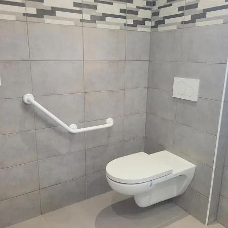 Renove Avec Piscine Couverte Chauffee, Spa, Climatisation Et Equipements Pmr A - Fr-1-489-483