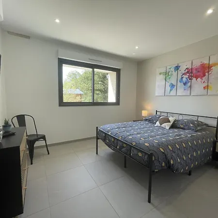 Confortable Avec Piscine Couverte Et A - Fr-1-489-483 Couzon