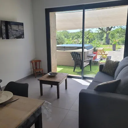 בית נופש Confortable Avec Piscine Couverte Et A - Fr-1-489-483